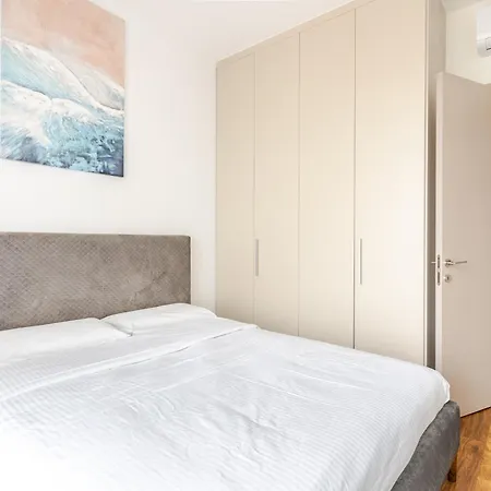 Yamas Urban Living Platinum 77 Penthouse Apartment