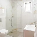 Yamas Urban Living Platinum 77 Penthouse 利马索尔