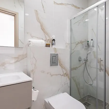 Yamas Urban Living Platinum 77 Penthouse 利马索尔