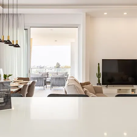 דירה Yamas Urban Living Zakaki Pool Penthouses & *