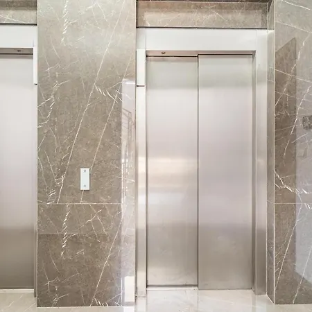 Yamas Urban Living Platinum 77 Penthouse