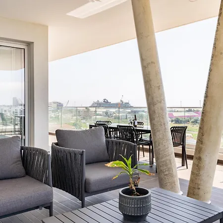 아파트 Yamas Urban Living Zakaki Pool Penthouses &