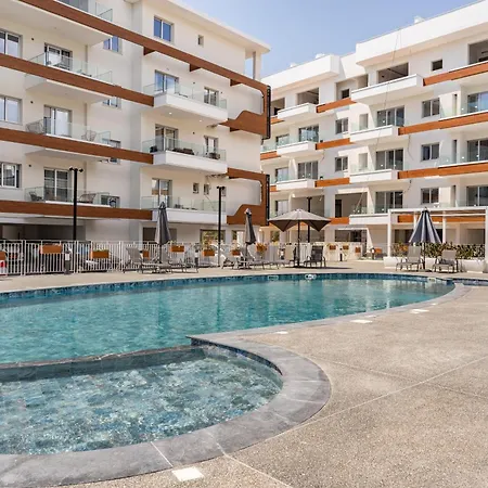 아파트 Yamas Urban Living Zakaki Pool Penthouses &