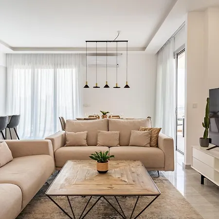 Yamas Urban Living Zakaki Pool Penthouses & לימסול