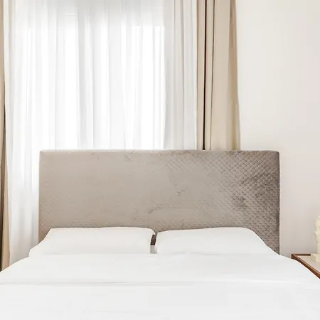 Yamas Urban Living Platinum 77 Penthouse * 利马索尔