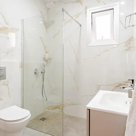 Yamas Urban Living Platinum 77 Penthouse Лимасол