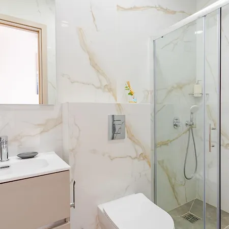 Yamas Urban Living Zakaki Pool Penthouses & דירה *