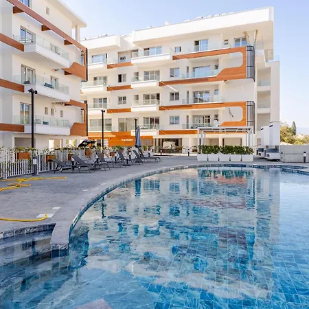 아파트 Yamas Urban Living Stayone Suites 레메소스