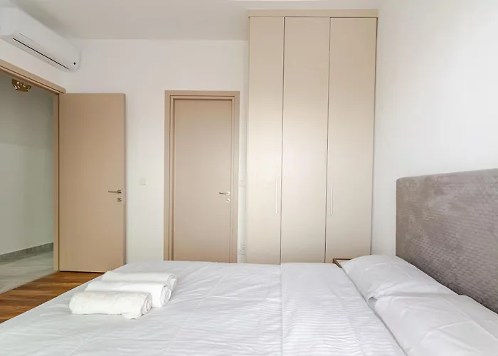 Yamas Urban Living Platinum 77 Penthouse