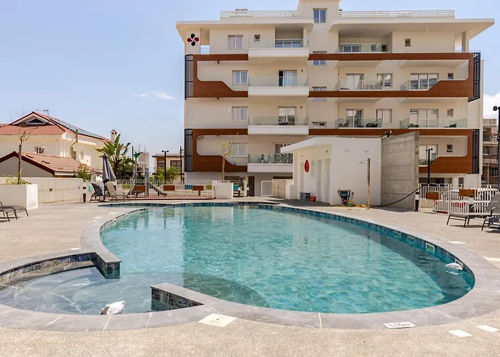 Yamas Urban Living Platinum 77 Penthouse