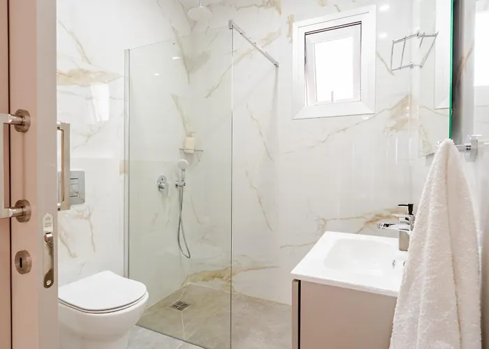 Yamas Urban Living Platinum 77 Penthouse リマソール