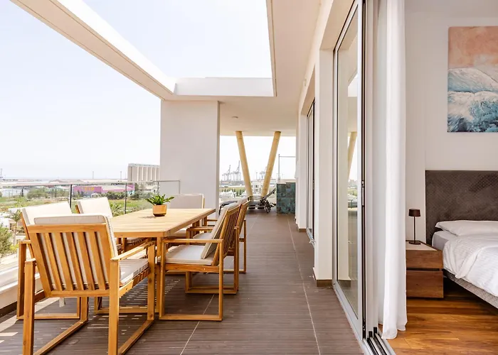 Yamas Urban Living Platinum 77 Penthouse リマソール